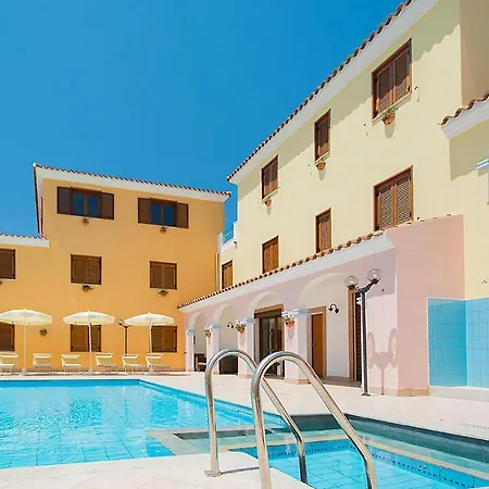 Mono 2 Апартаменты *